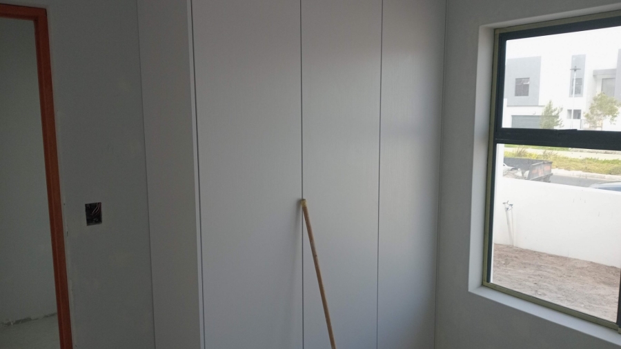 5 Bedroom Property for Sale in Sandown Western Cape